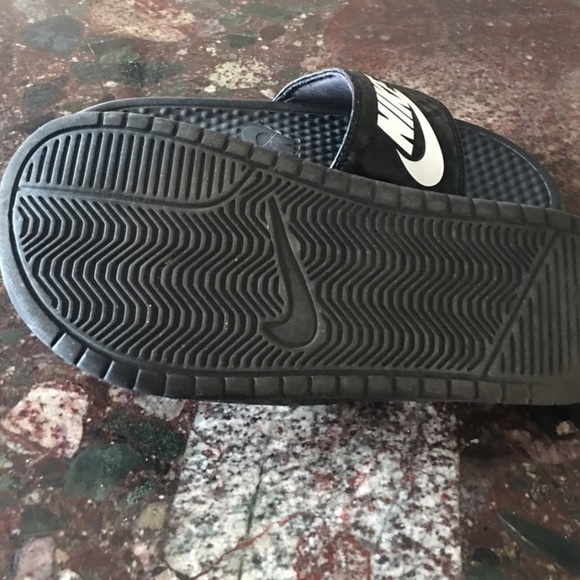 Nike Slides - Picture 3 of 3